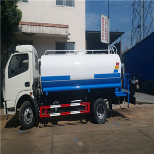 洒水车7