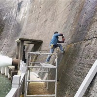 水库大坝渗水补漏